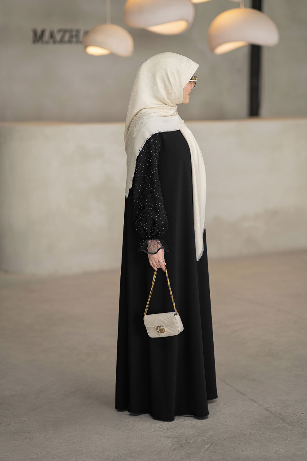 عبا ونوس مشکی