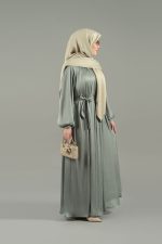 عبا اکلیل سبز صدری با طراحی لوکس و شیک