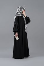 عبا اربعین مشکی جلوبسته با پارچه سبک و خوش ریزش
