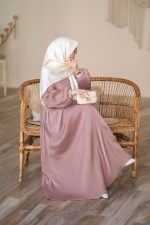 عبا اطلس با رنگی خاص و متفاوت